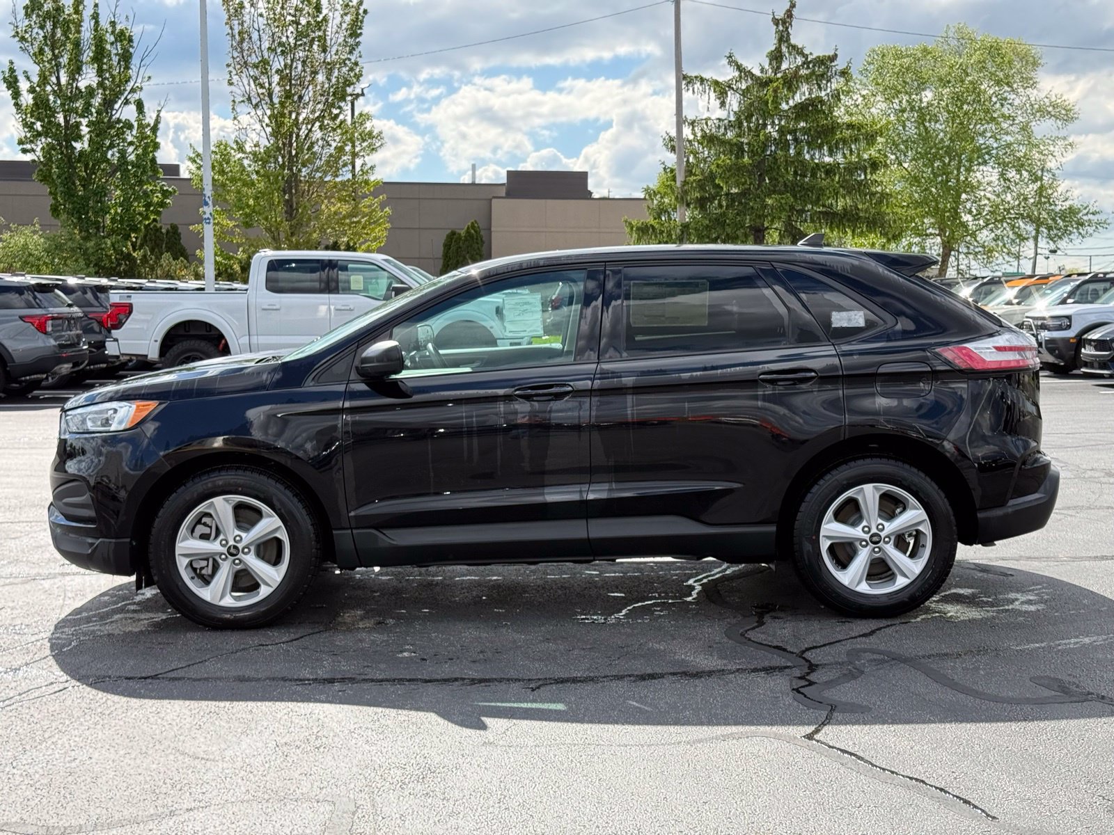 Used 2024 Ford Edge SE AWD/4WD image 7