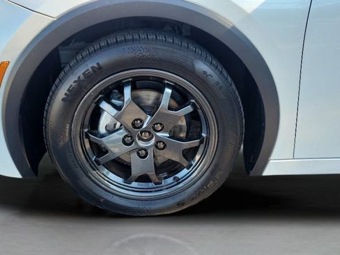 Certified 2024 Toyota Prius LE FWD image 26