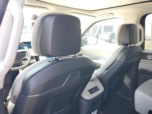 New 2026 Lincoln Navigator Reserve AWD/4WD image 28