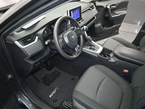 Used 2024 Toyota RAV4 XLE FWD image 6