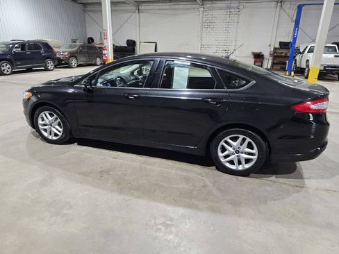 Used 2014 Ford Fusion SE FWD image 6