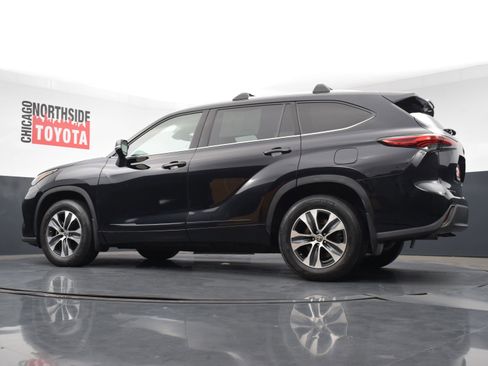 Used 2022 Toyota Highlander XLE image 30