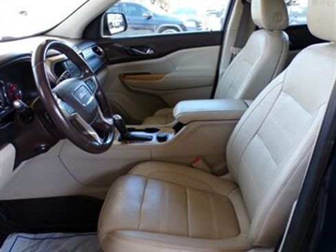 Used 2018 GMC Acadia Denali w/ Technology Package FWD image 16