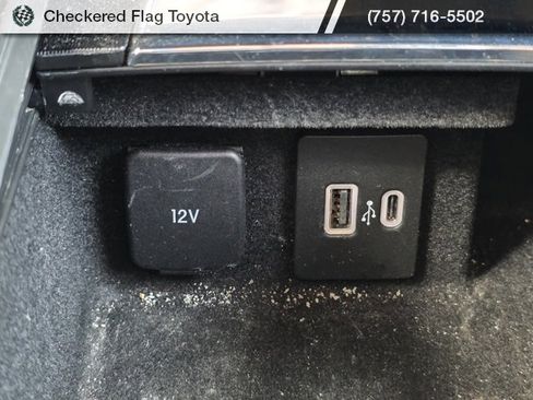 Used 2022 Lincoln Corsair AWD w/ Premium Package image 19