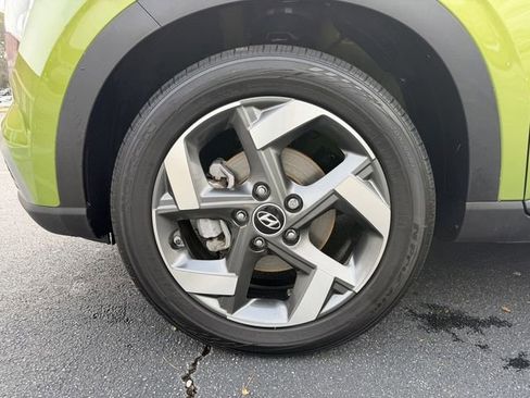 Used 2024 Hyundai Venue SEL image 36