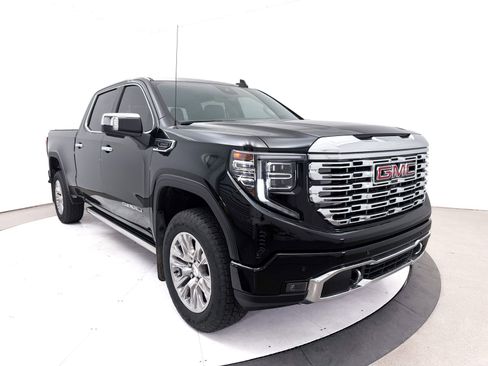 Used 2024 GMC Sierra 1500 Denali w/ Technology Package AWD/4WD image 14
