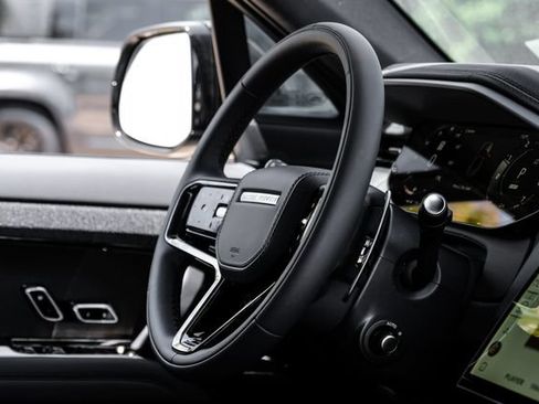 New 2026 Land Rover Range Rover Sport Dynamic SE AWD/4WD image 16