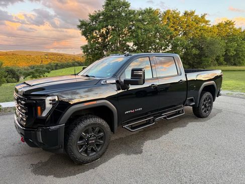 Used 2024 GMC Sierra 2500 AT4 w/ AT4 Preferred Package AWD/4WD image 27