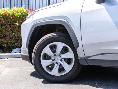 Used 2024 Toyota RAV4 LE AWD/4WD image 10