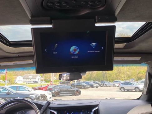 Used 2019 Cadillac Escalade Platinum AWD/4WD image 26
