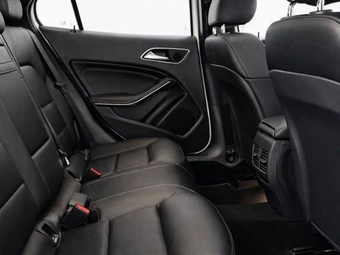 Used 2020 Mercedes-Benz GLA 250 4MATIC image 17