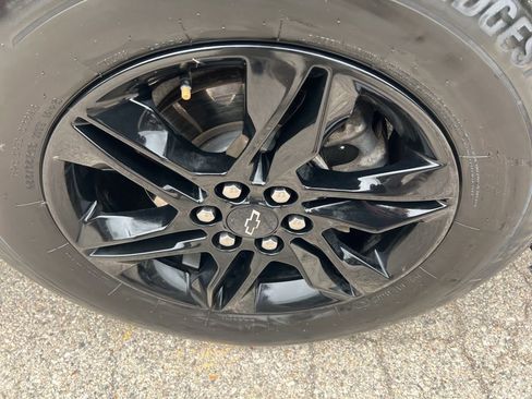 Used 2023 Chevrolet Traverse LT w/ Midnight/Sport Edition image 41