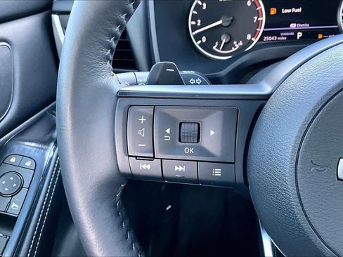 Certified 2024 Nissan Rogue SV w/ SV Premium Package FWD image 22