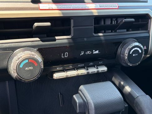 Used 2025 Toyota Tacoma TRD Off-Road AWD/4WD image 20