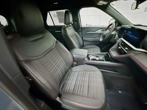 Used 2025 Ford Explorer ST-Line image 30