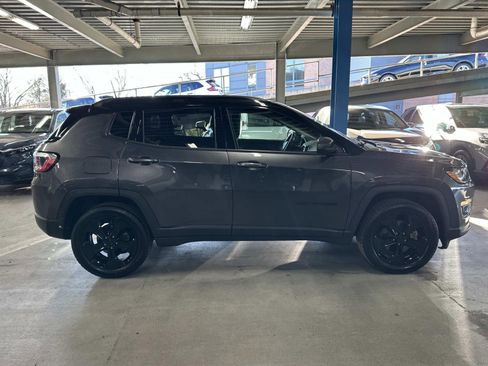 Used 2019 Jeep Compass Altitude image 2