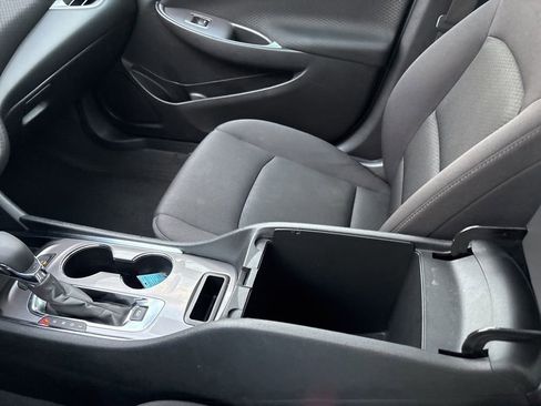 Used 2024 Chevrolet Malibu LT image 40