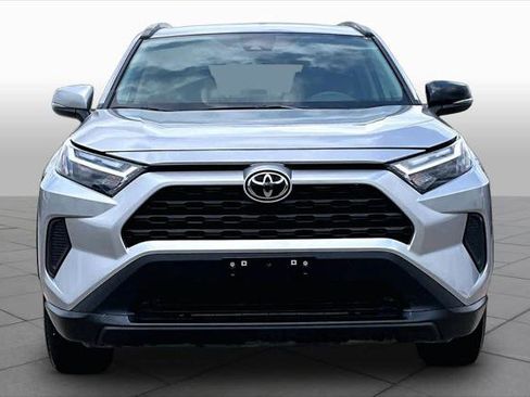Certified 2025 Toyota RAV4 XLE FWD image 4