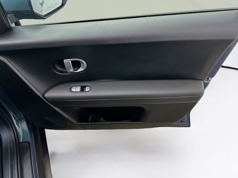 Used 2024 Hyundai Ioniq 5 SE image 32