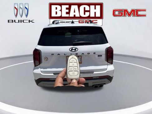 Used 2025 Hyundai Palisade SEL FWD image 6