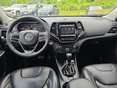 Used 2019 Jeep Cherokee Limited w/ Luxury Group FWD image 12
