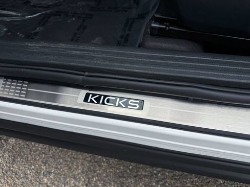 Certified 2025 Nissan Kicks SR w/ SR Premium Package AWD/4WD image 42