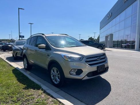 Used 2018 Ford Escape SEL AWD/4WD image 3