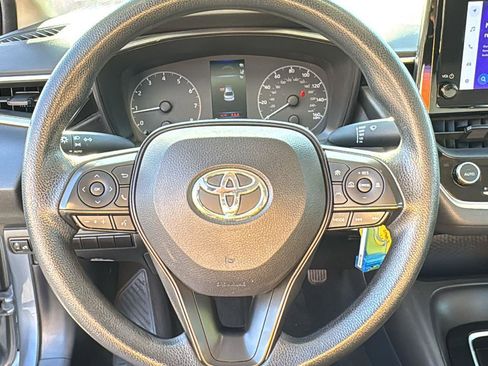 Used 2023 Toyota Corolla LE image 11