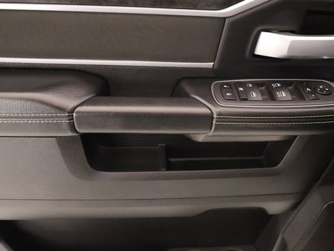 Used 2024 RAM 2500 Big Horn w/ Sport Appearance Package image 15