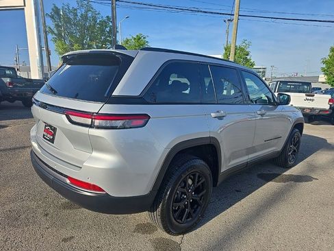 New 2026 Jeep Grand Cherokee Altitude RWD image 3