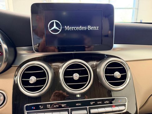 Used 2019 Mercedes-Benz GLC 300 image 33
