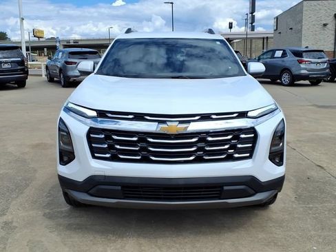 Used 2025 Chevrolet Equinox LT w/ Convenience Package II AWD/4WD image 2