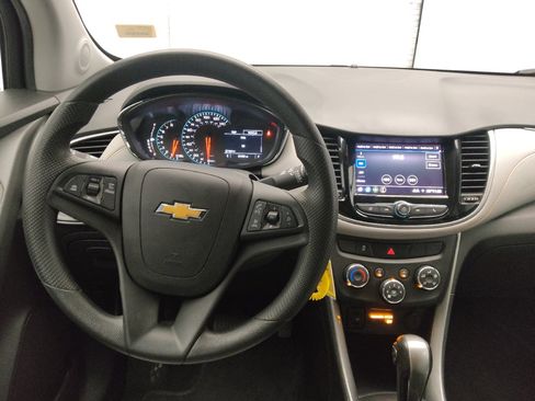 Used 2021 Chevrolet Trax LT FWD image 22