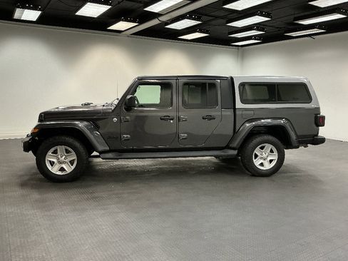 Used 2021 Jeep Gladiator Sport AWD/4WD image 2