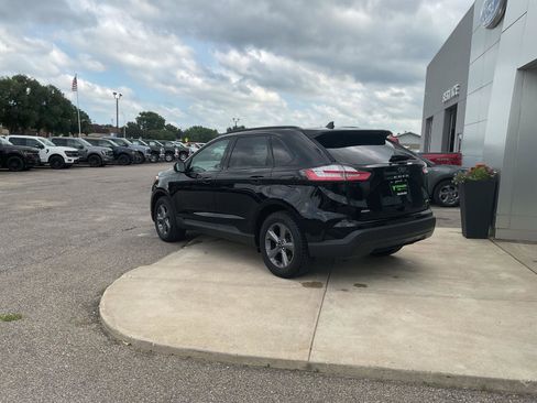 Used 2023 Ford Edge SEL w/ Sport Appearance Package image 3