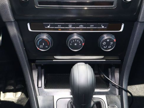 Used 2015 Volkswagen GTI S FWD image 21