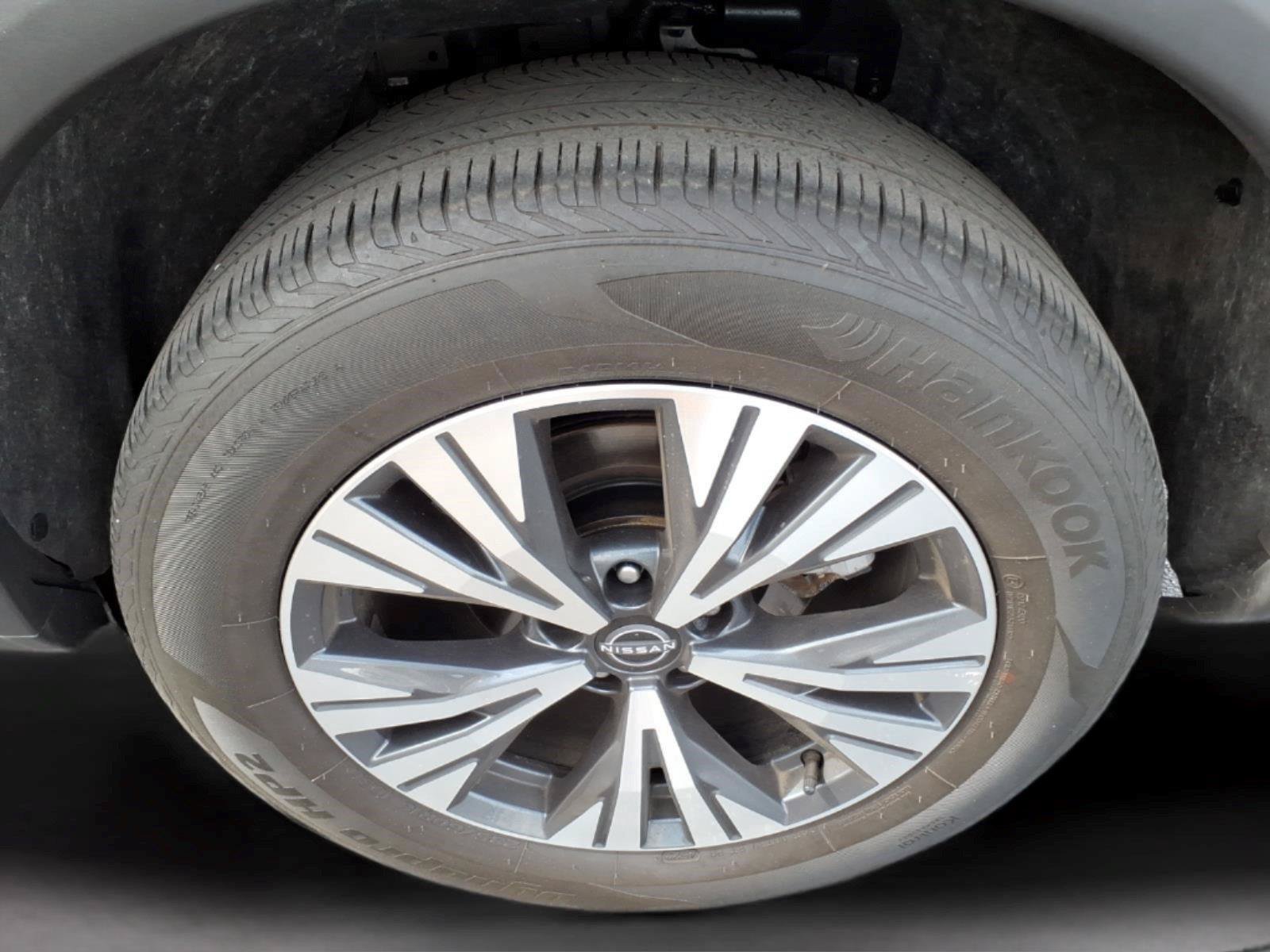Used 2023 Nissan Rogue SV AWD/4WD image 10