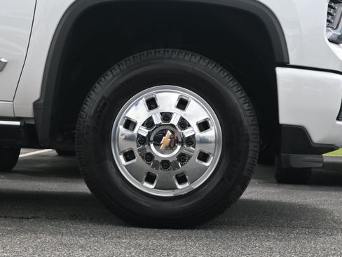 Used 2025 Chevrolet Silverado 3500 High Country w/ High Country Premium Package AWD/4WD image 13