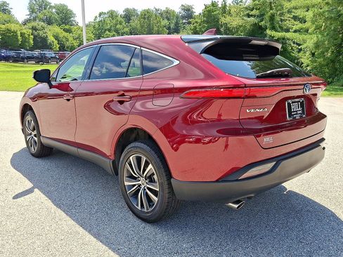 Used 2021 Toyota Venza LE AWD/4WD image 21