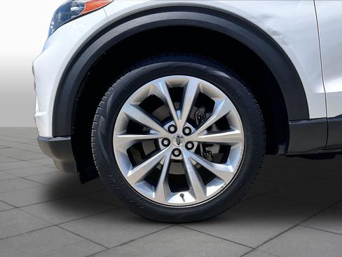 Used 2023 Ford Explorer Platinum w/ Technology Package AWD/4WD image 18