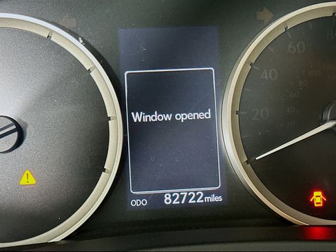 Used 2016 Lexus IS 300 4dr Sdn AWD w/ Navigation System Package image 19