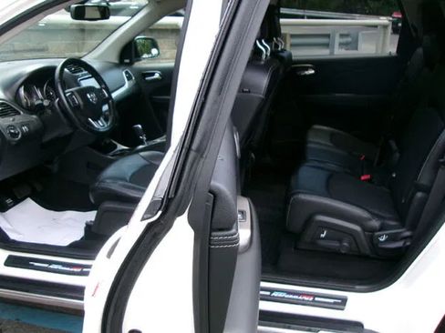 Used 2020 Dodge Journey Crossroad w/ Popular Equipment Group FWD image 13