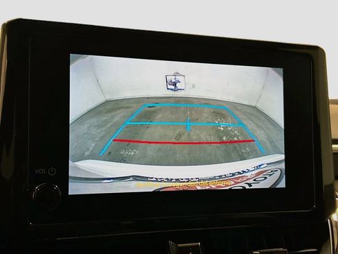 Used 2025 Toyota Corolla LE FWD image 11
