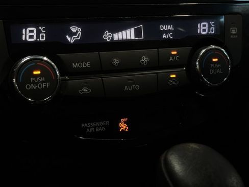 Used 2016 Nissan Rogue SL AWD/4WD image 30