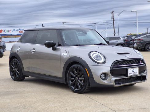 Used 2020 MINI Cooper S w/ Premium Package image 3