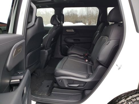 New 2027 Kia Telluride S image 30