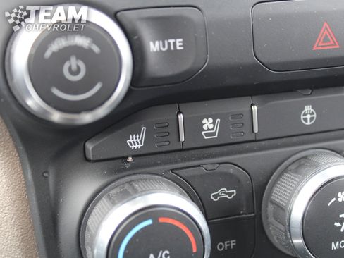 Used 2022 RAM 1500 Laramie AWD/4WD image 18
