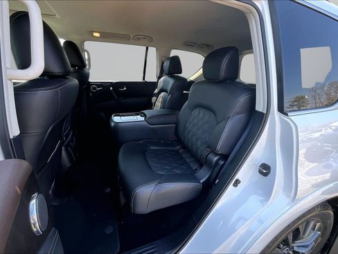Used 2024 Nissan Armada Platinum w/ Captain's Chairs Package AWD/4WD image 24
