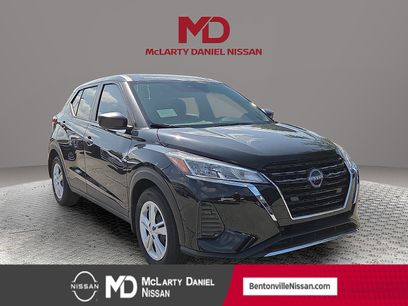 New 2025 Nissan Kicks Play S