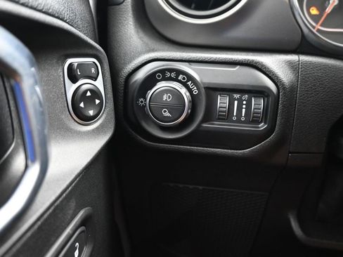 Used 2020 Jeep Gladiator Sport w/ Quick Order Package 24S AWD/4WD image 18